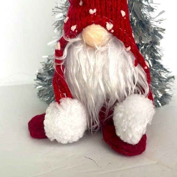 403 - RED CHRISTMAS GNOME - Picture 4 of 4